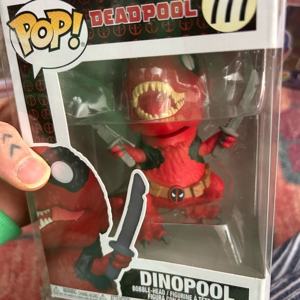 Funko Pop! Vinyl: Marvel - Dinopool #777 W/ Pop Protector - Picture 2 of 10